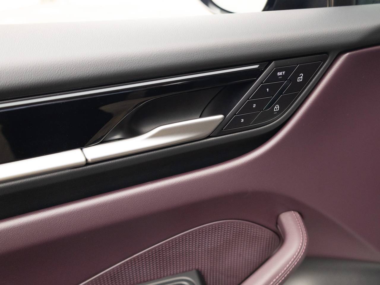 2025 Porsche Macan Macan 4S Electric
