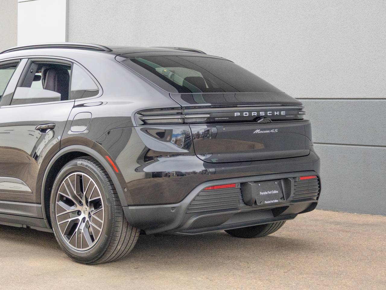 2025 Porsche Macan Macan 4S Electric