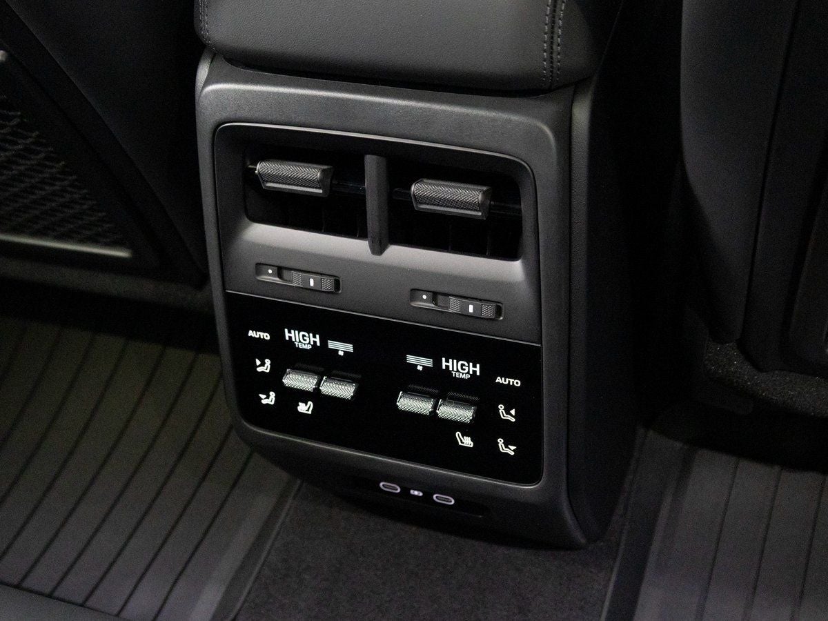 2026 Porsche Macan 4S Electric