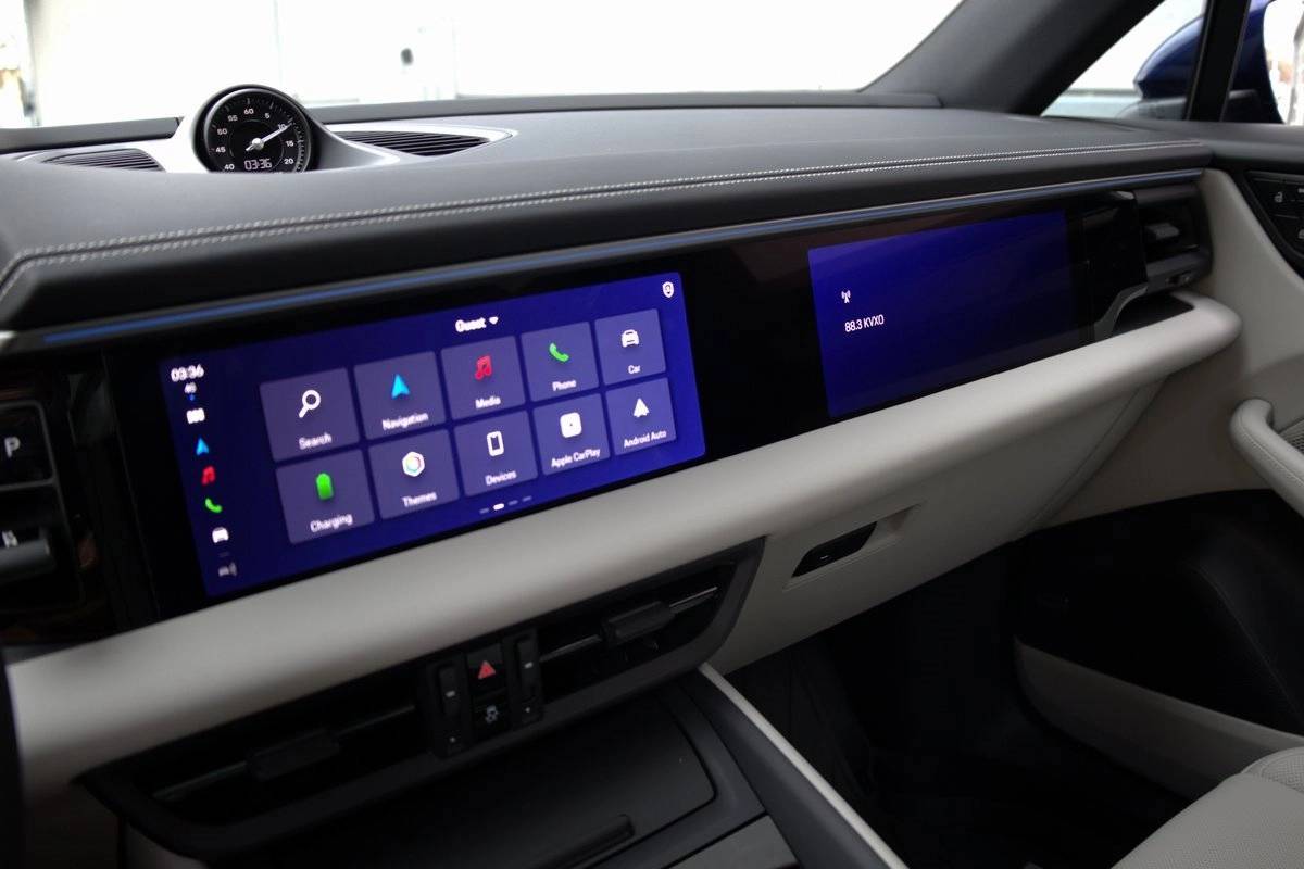 2025 Porsche Macan 4S Electric