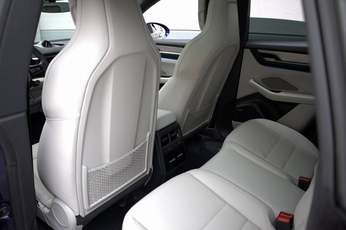 2025 Porsche Macan 4S Electric