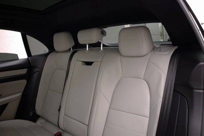 2025 Porsche Macan 4S Electric