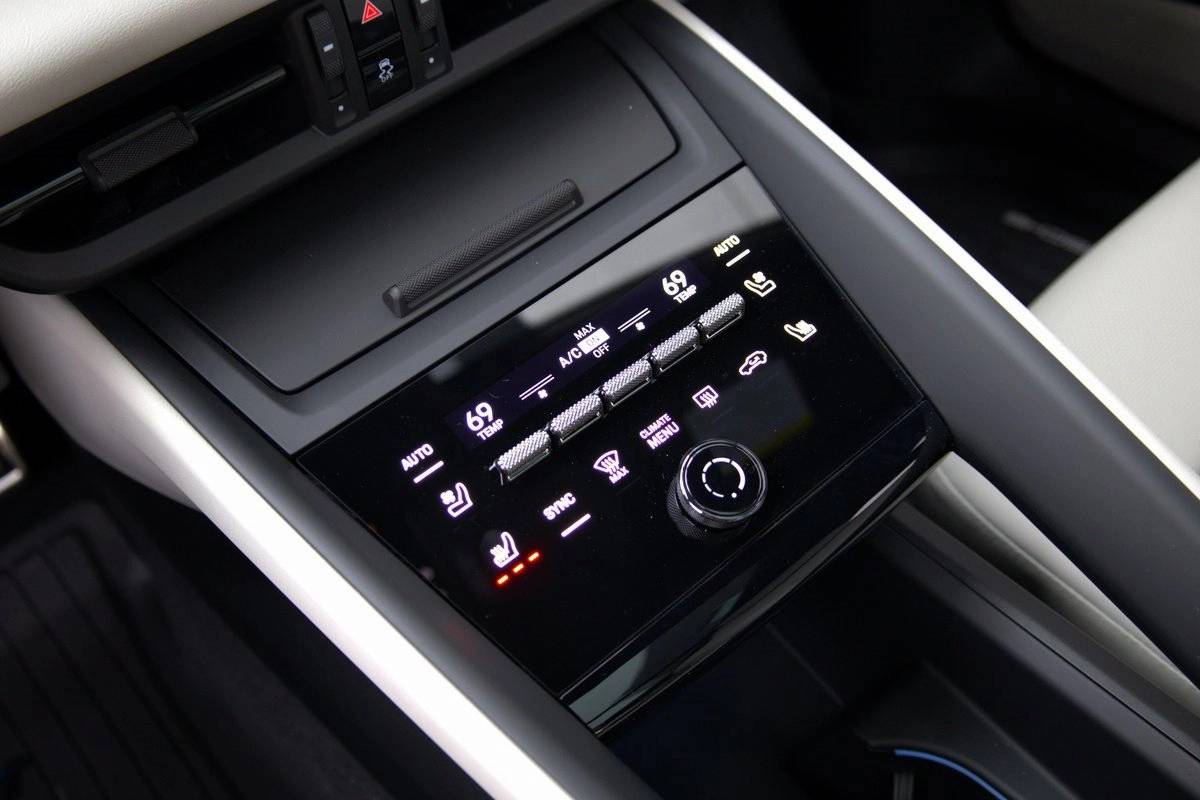 2025 Porsche Macan 4S Electric