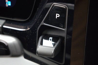 2025 Porsche Macan 4S Electric