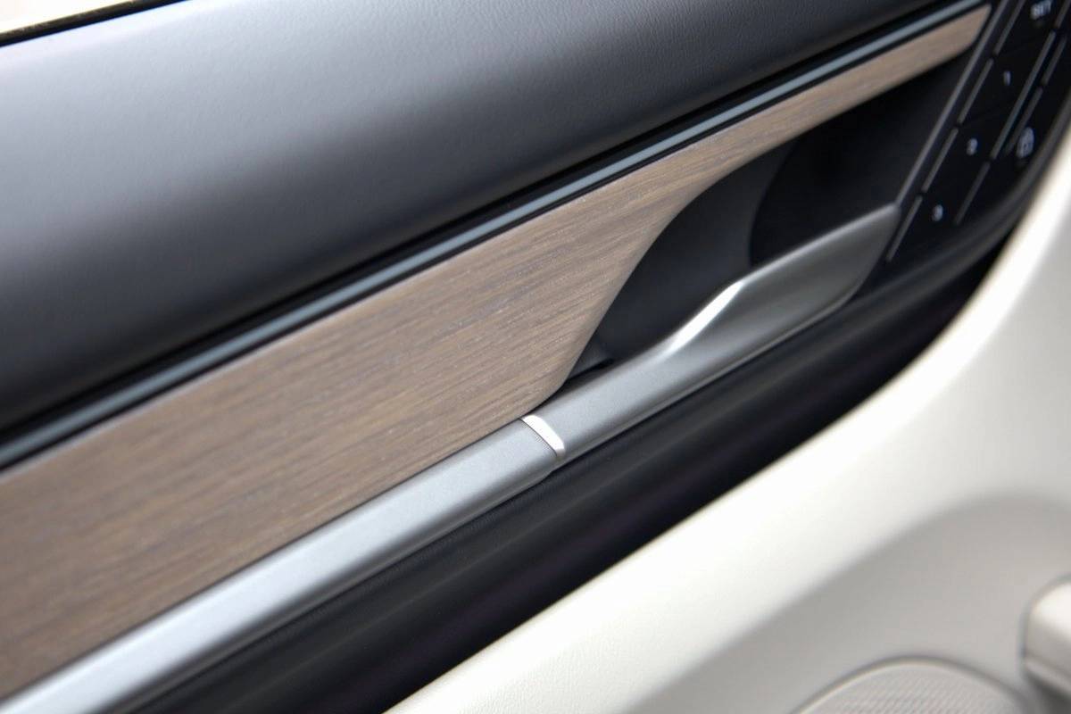 2025 Porsche Macan 4S Electric