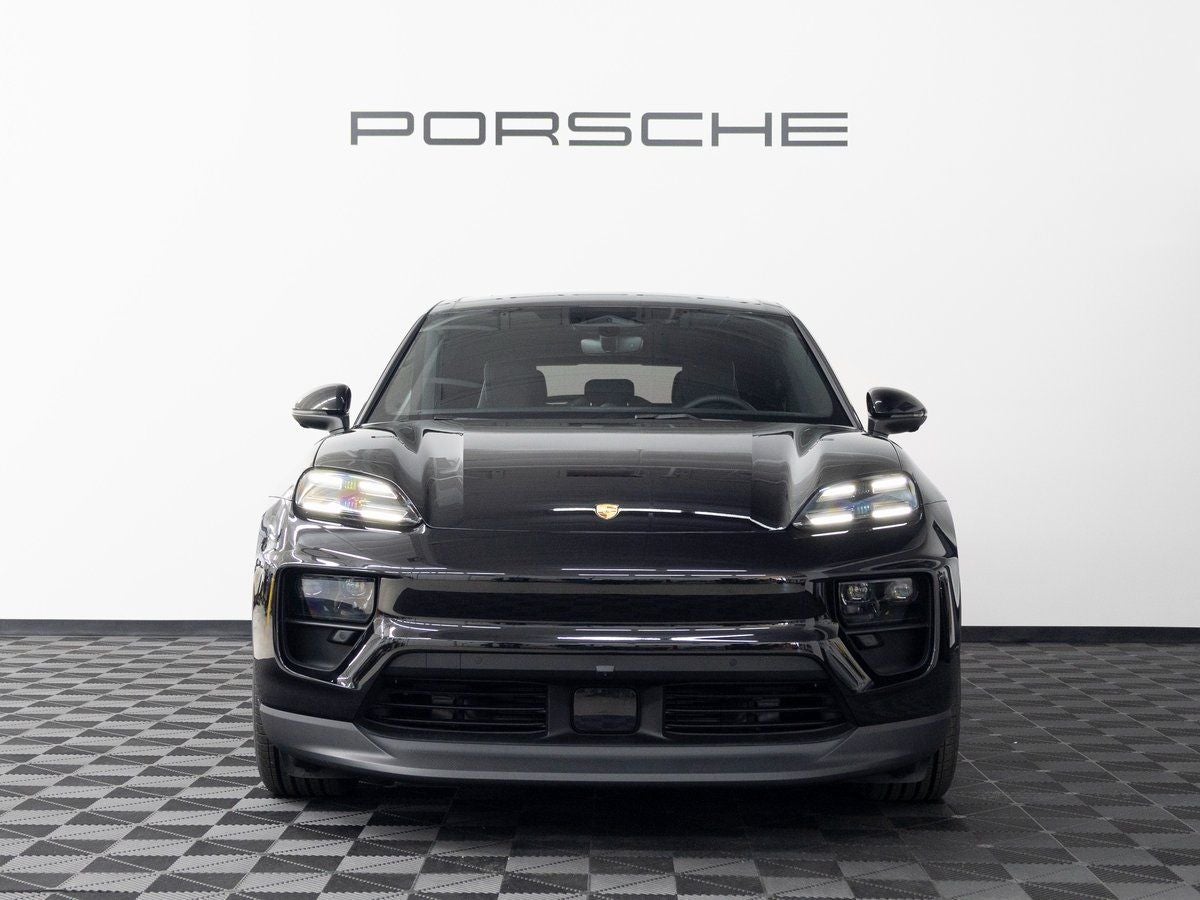 2025 Porsche Macan 4S Electric