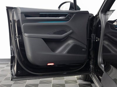 2025 Porsche Macan 4S Electric