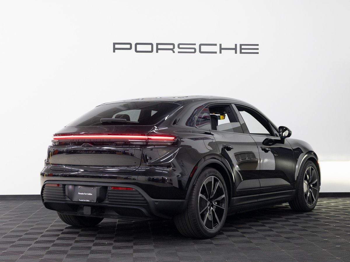 2025 Porsche Macan 4S Electric