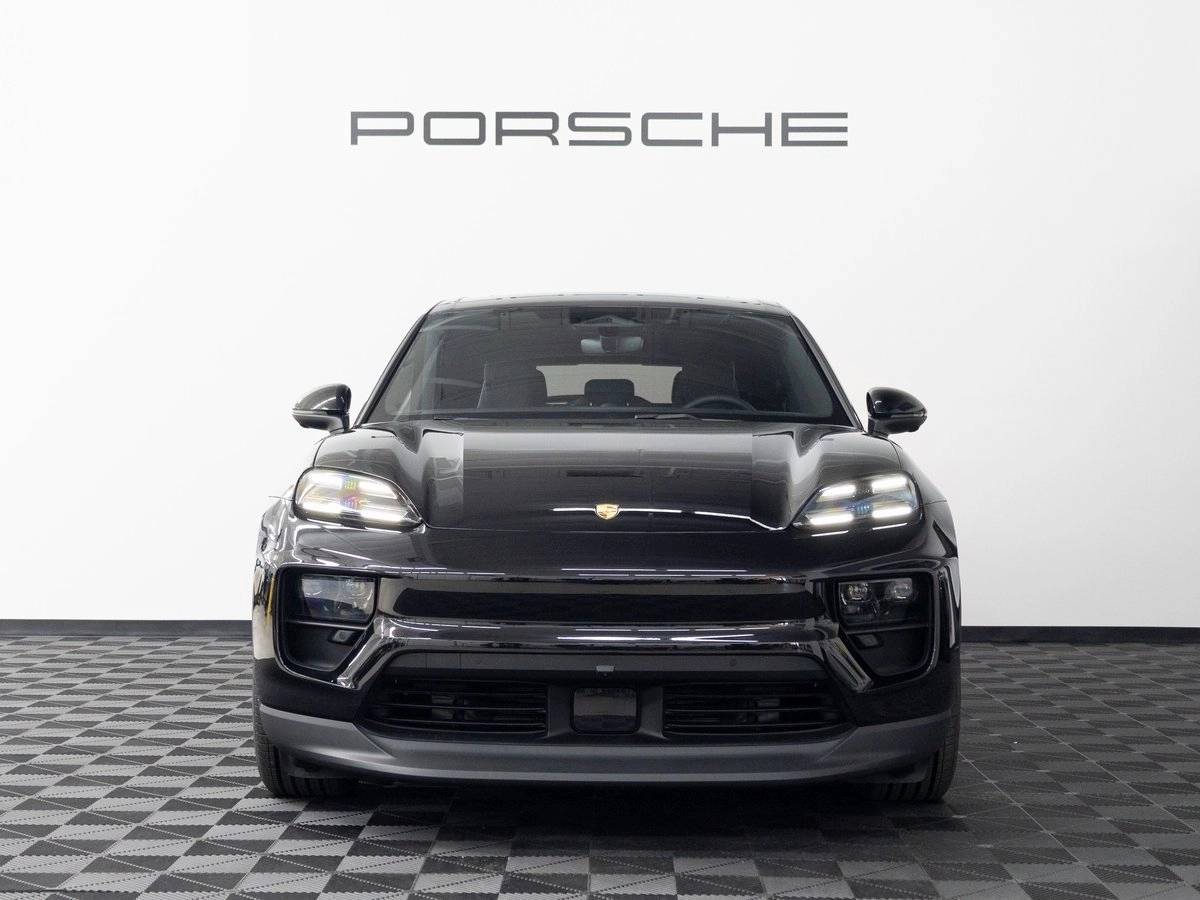 2025 Porsche Macan 4S
