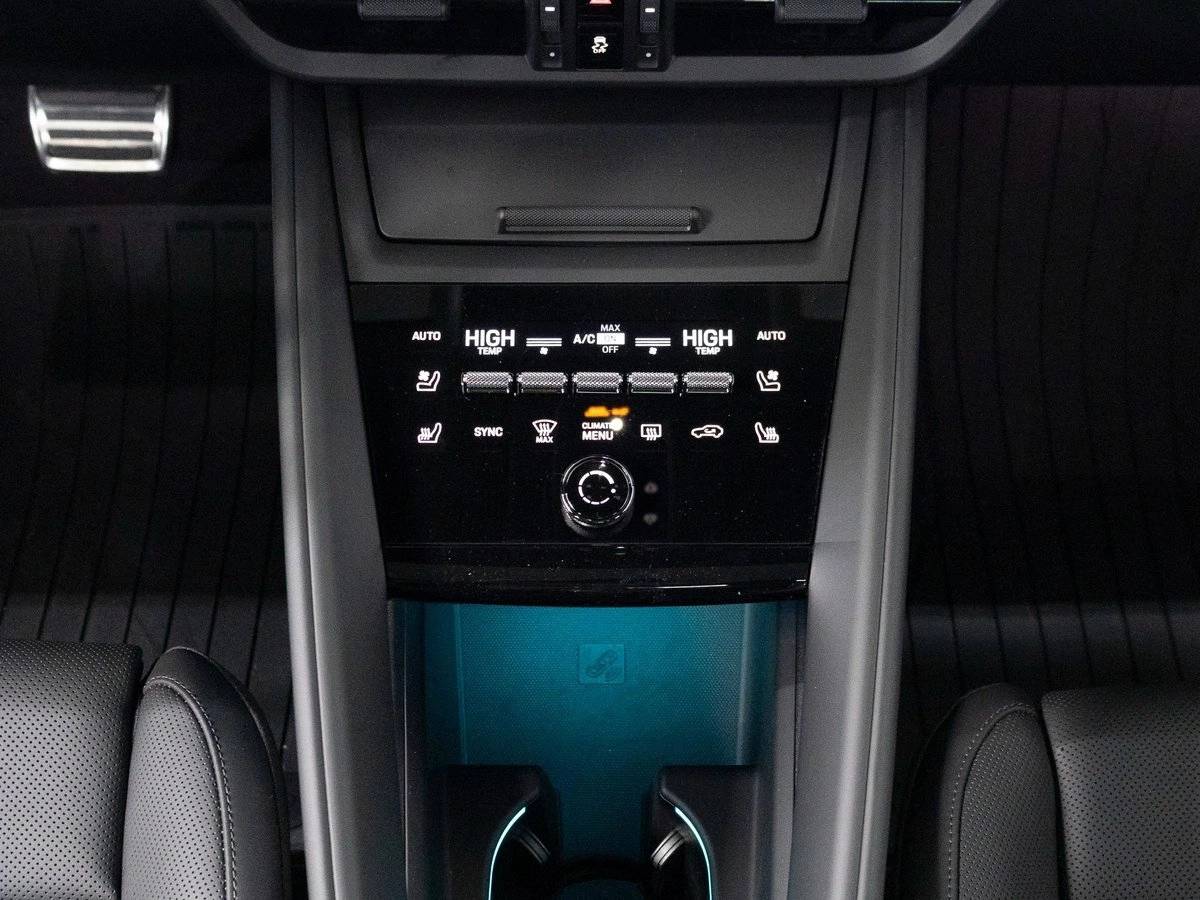 2025 Porsche Macan 4S