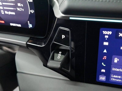 2025 Porsche Macan 4S