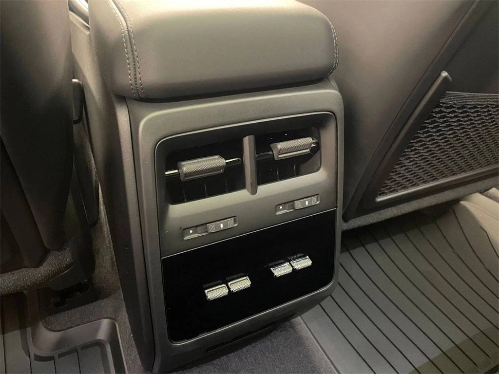 2025 Porsche Macan 4S