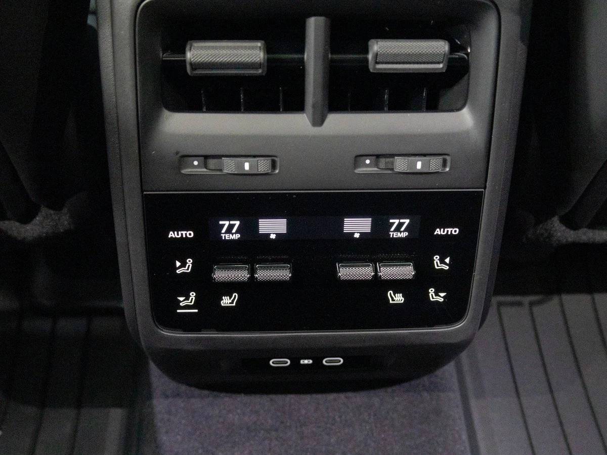 2025 Porsche Macan 4S