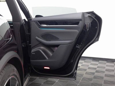 2025 Porsche Macan 4S