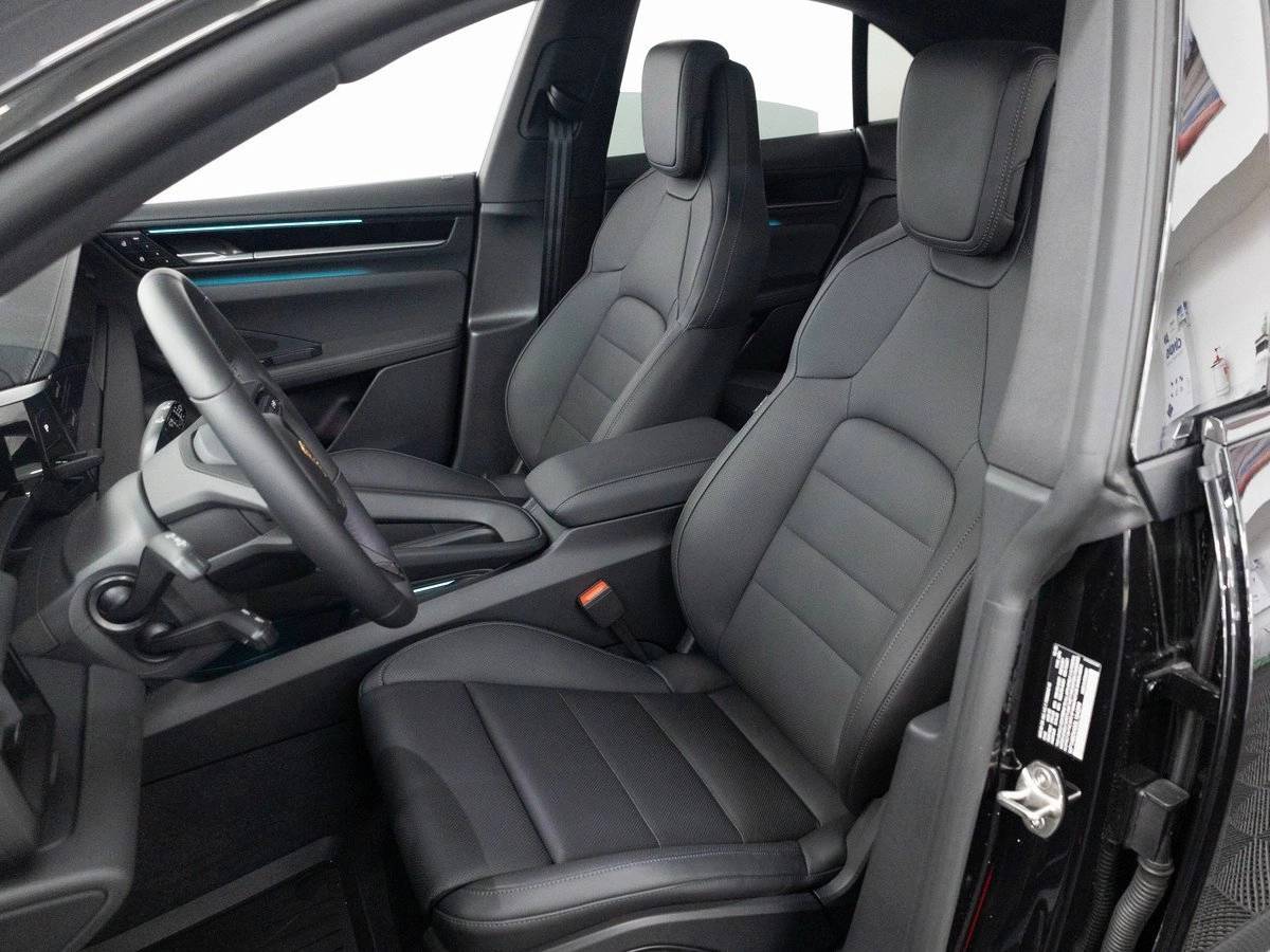 2025 Porsche Macan 4S