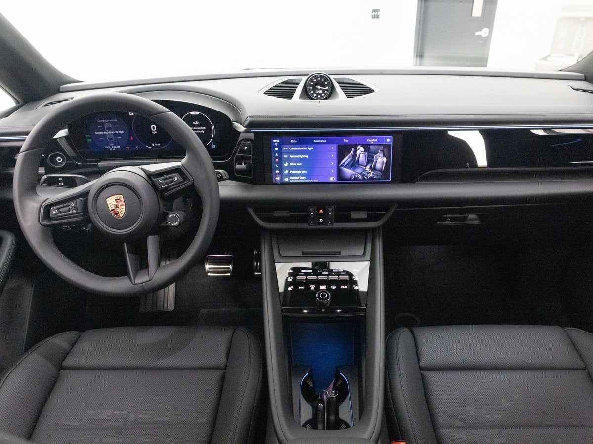 2025 Porsche Macan 4S