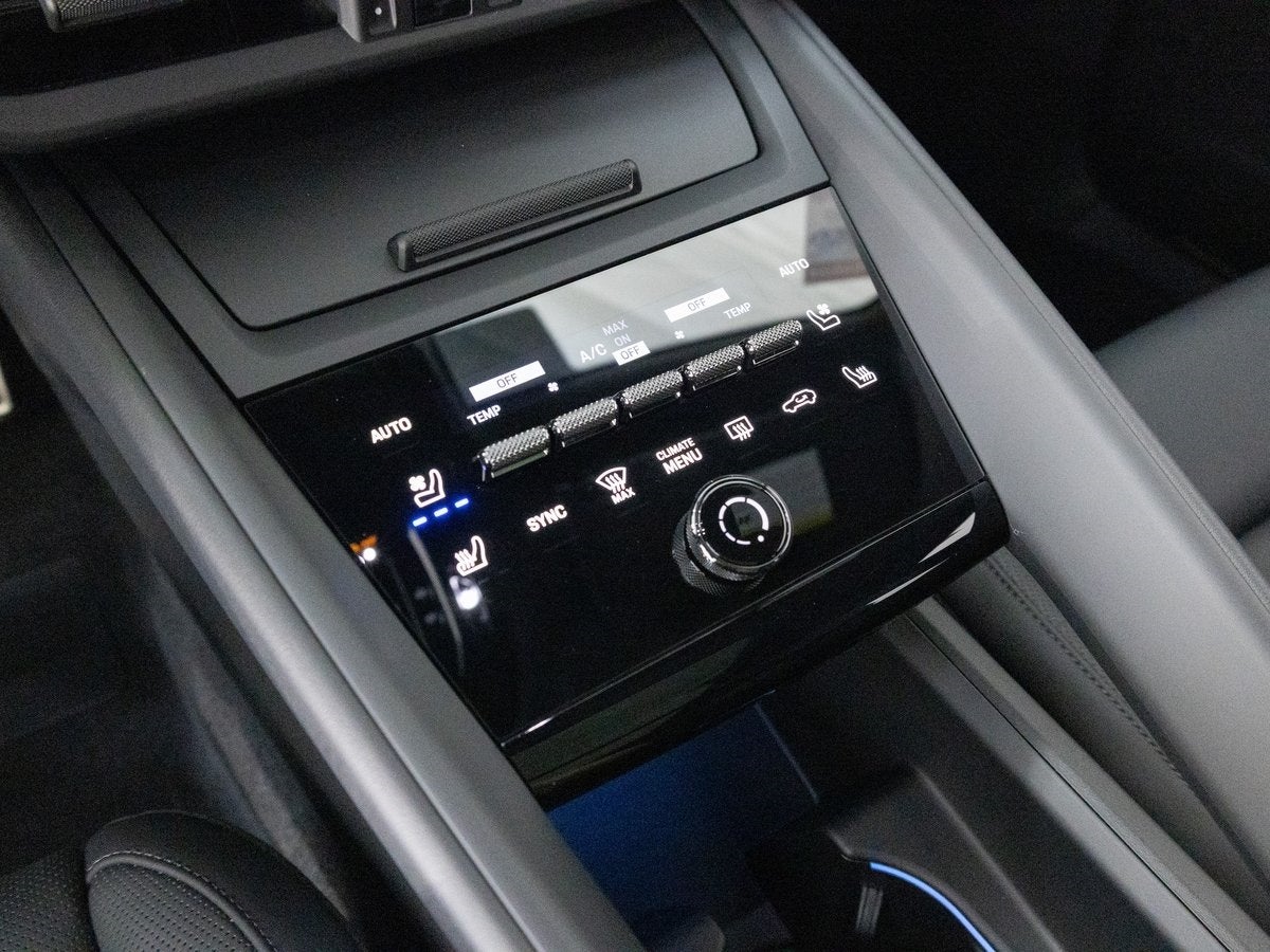 2025 Porsche Macan 4S