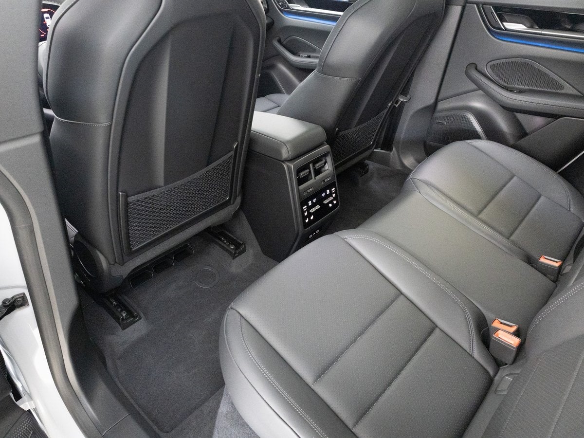 2025 Porsche Macan 4S