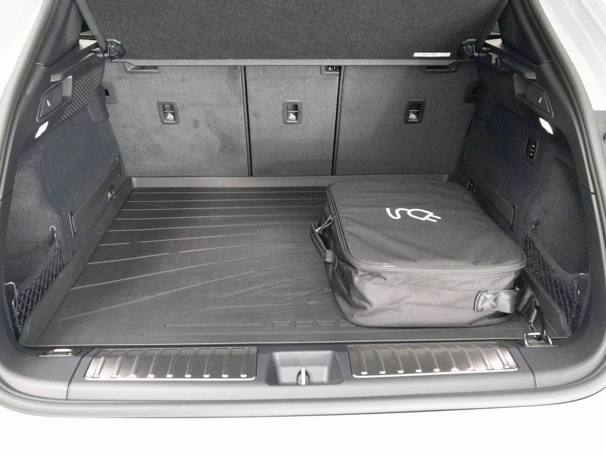 2025 Porsche Macan 4S