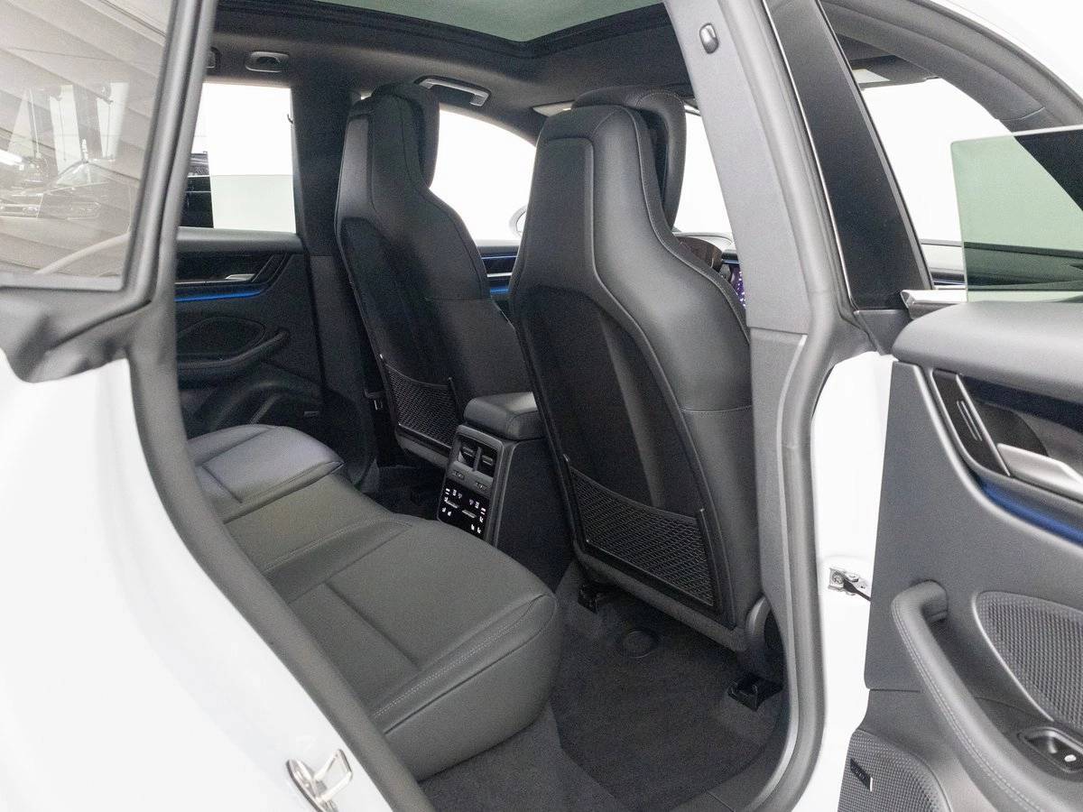 2025 Porsche Macan 4S