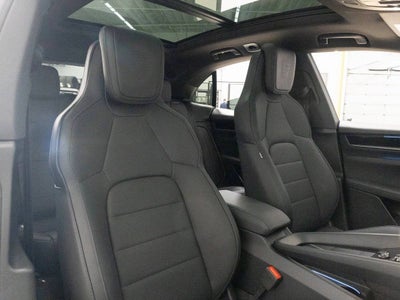 2025 Porsche Macan 4S