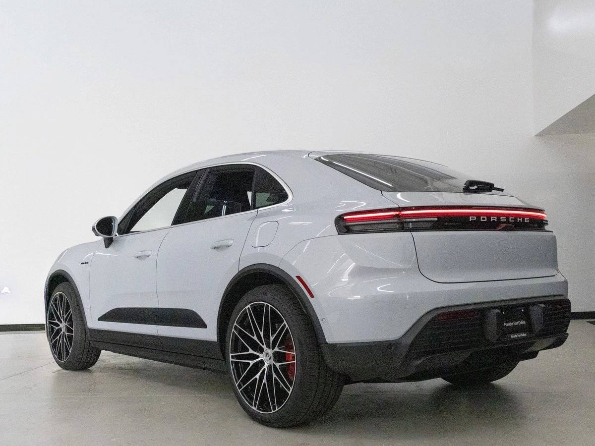 2025 Porsche Macan 4S