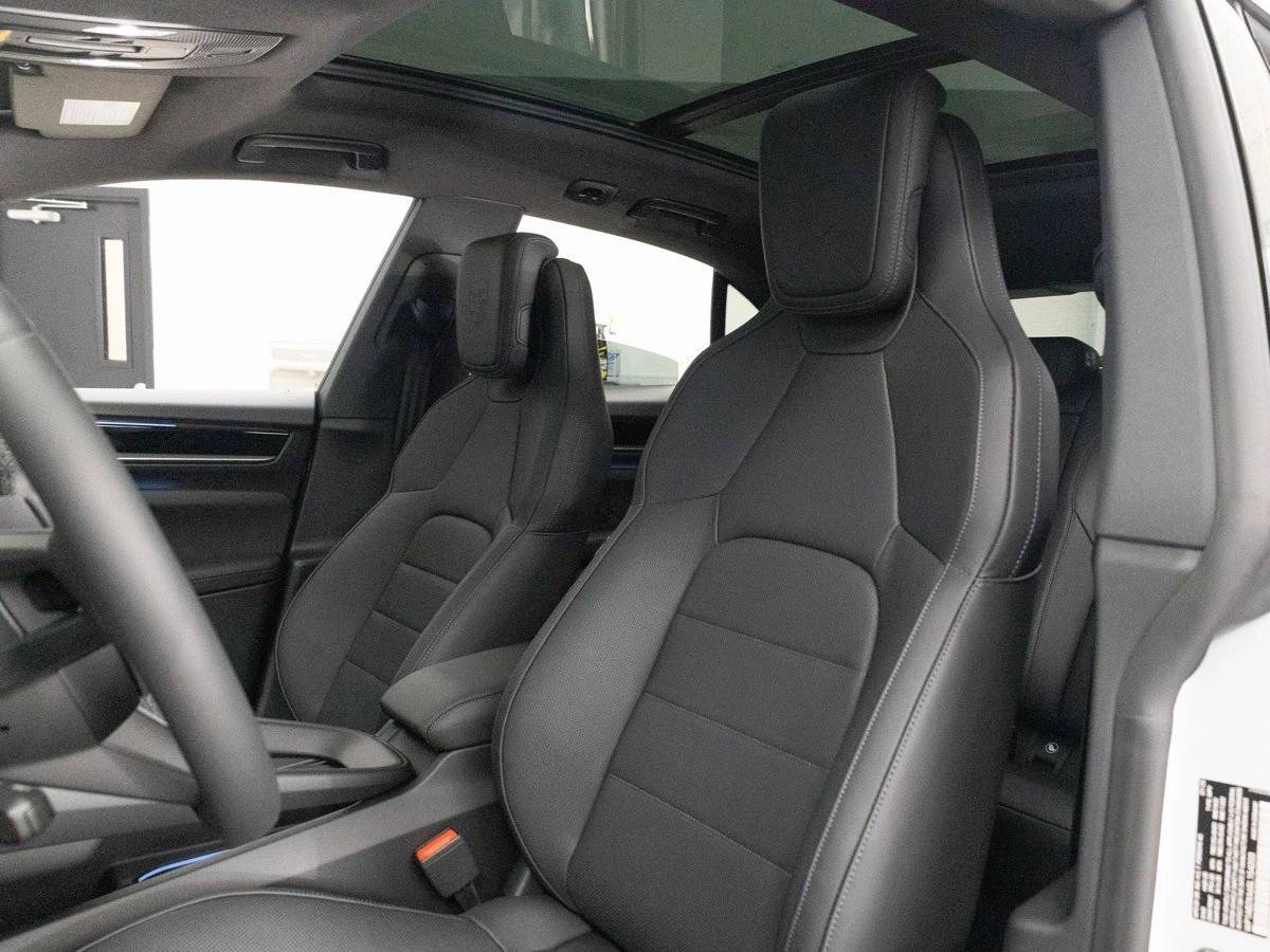 2025 Porsche Macan 4S