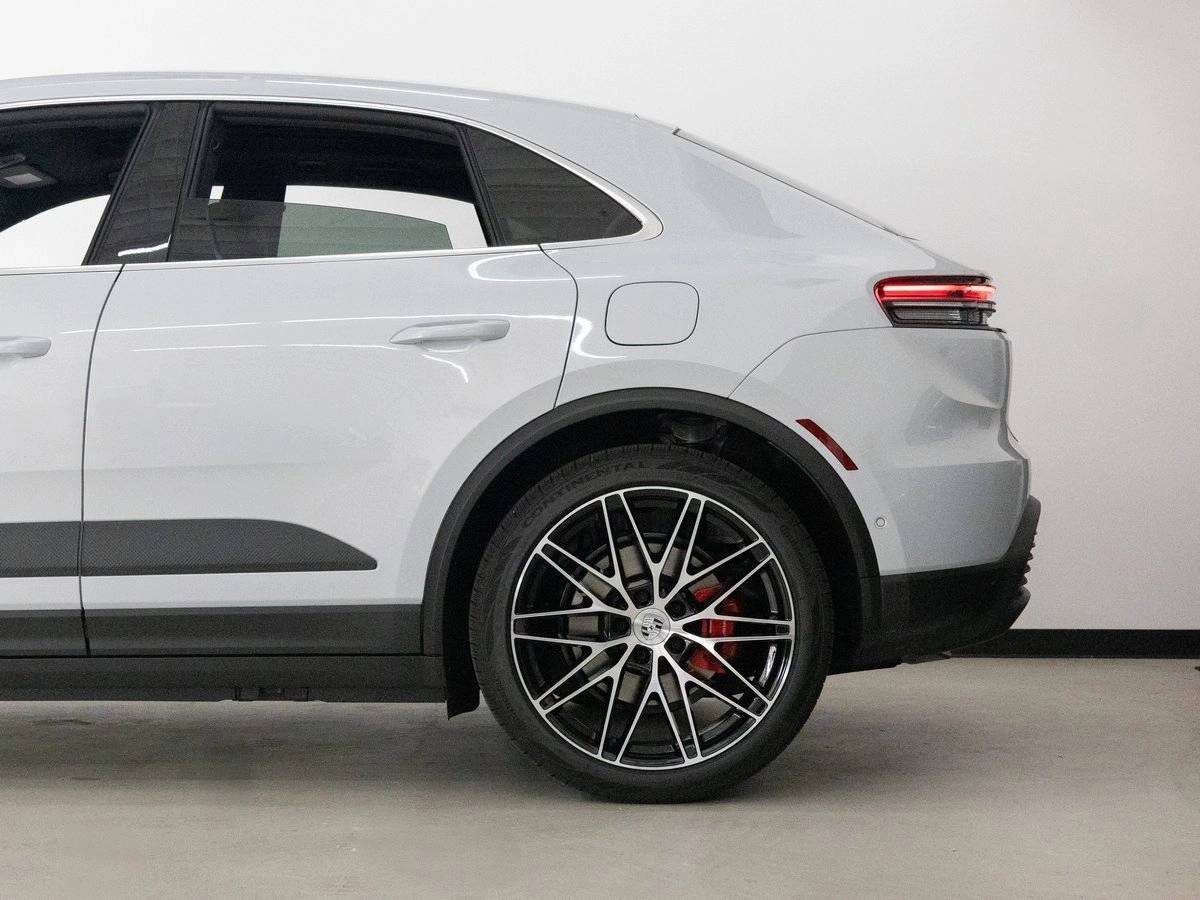 2025 Porsche Macan 4S
