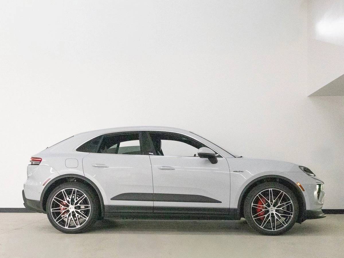 2025 Porsche Macan 4S