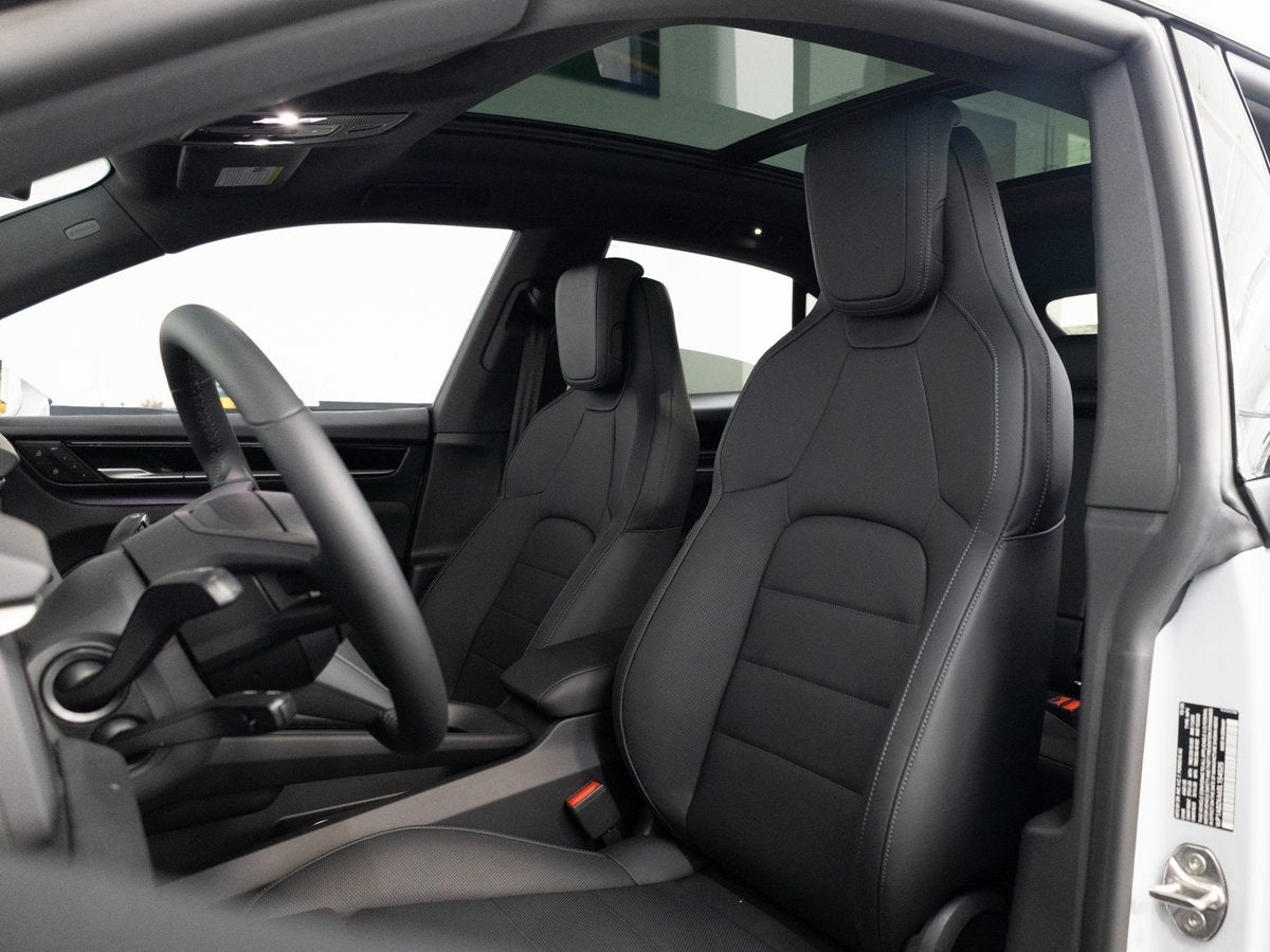 2025 Porsche Macan 4S