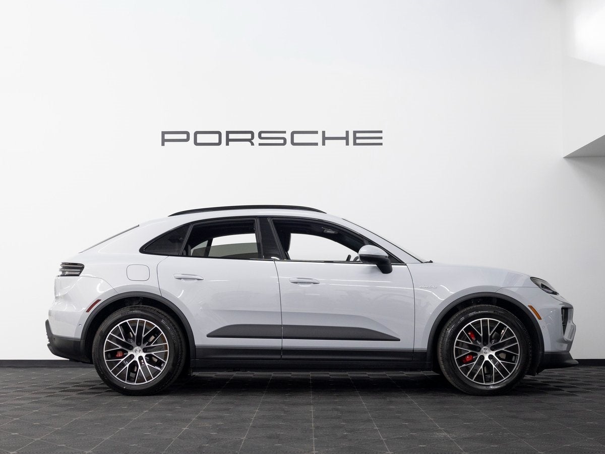2025 Porsche Macan 4S