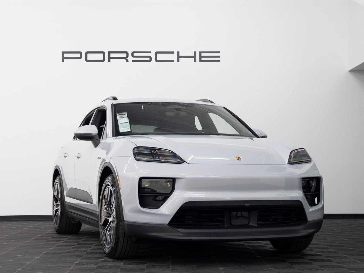 2025 Porsche Macan 4S