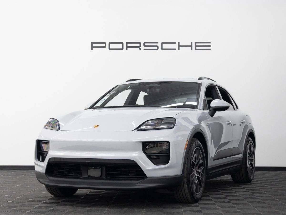 2025 Porsche Macan 4S