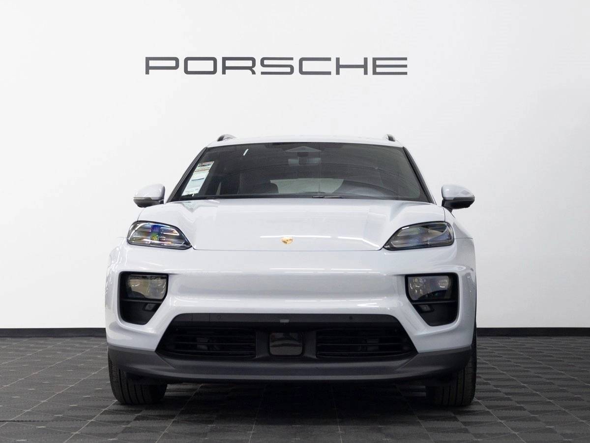 2025 Porsche Macan 4S