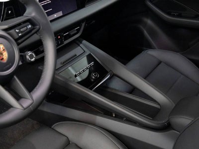 2025 Porsche Macan 4S