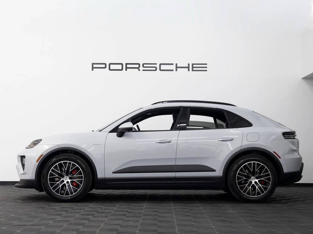 2025 Porsche Macan 4S