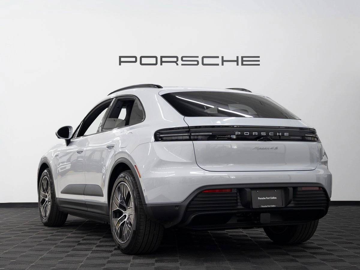 2025 Porsche Macan 4S