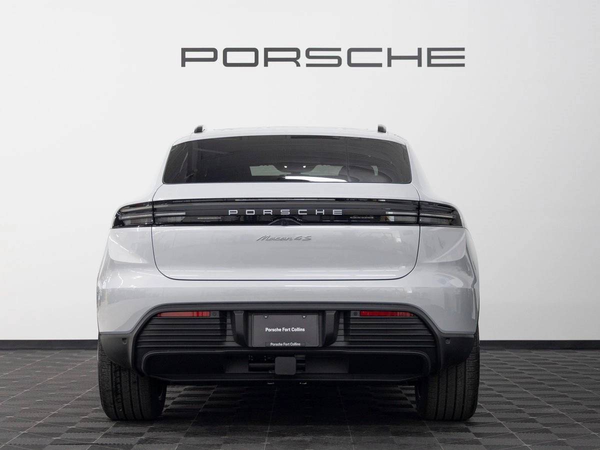 2025 Porsche Macan 4S
