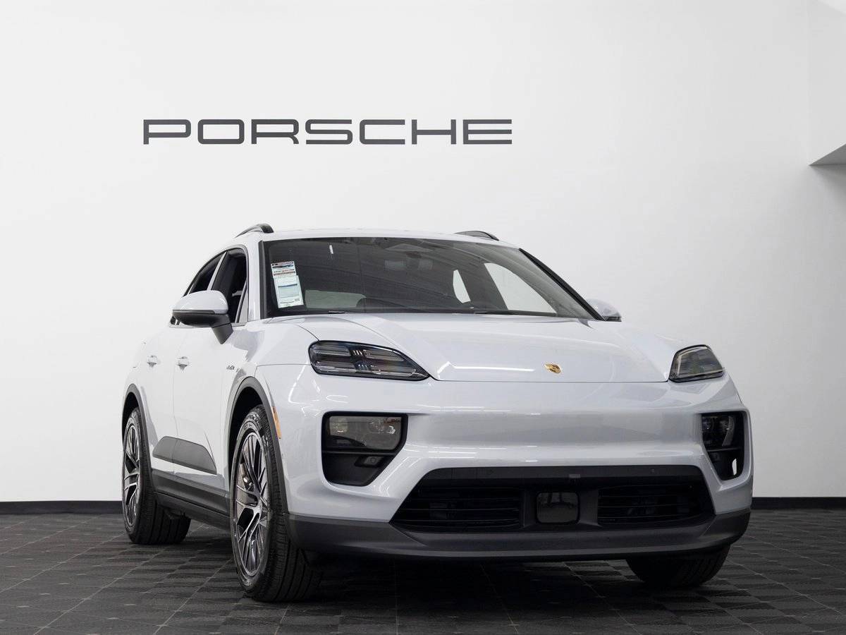 2025 Porsche Macan 4S