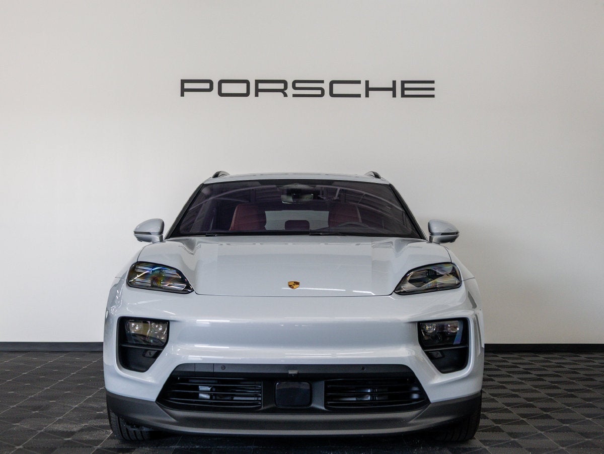 2026 Porsche Macan Macan 4S Electric