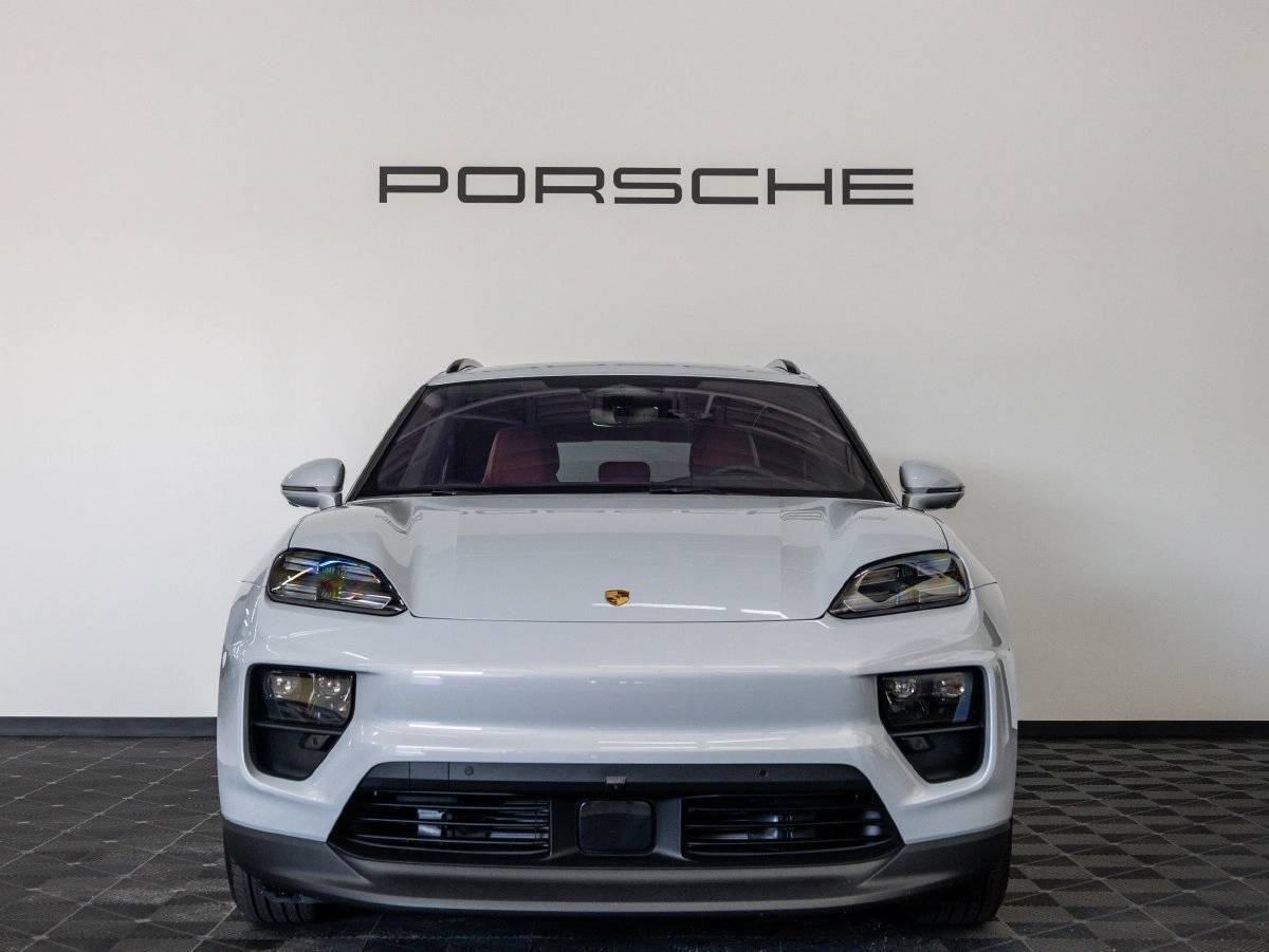 2026 Porsche Macan Macan 4S Electric