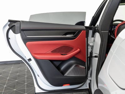 2026 Porsche Macan Macan 4S Electric