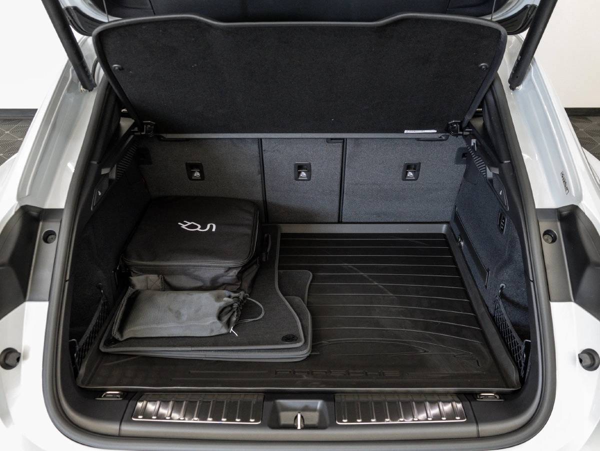2026 Porsche Macan Macan 4S Electric