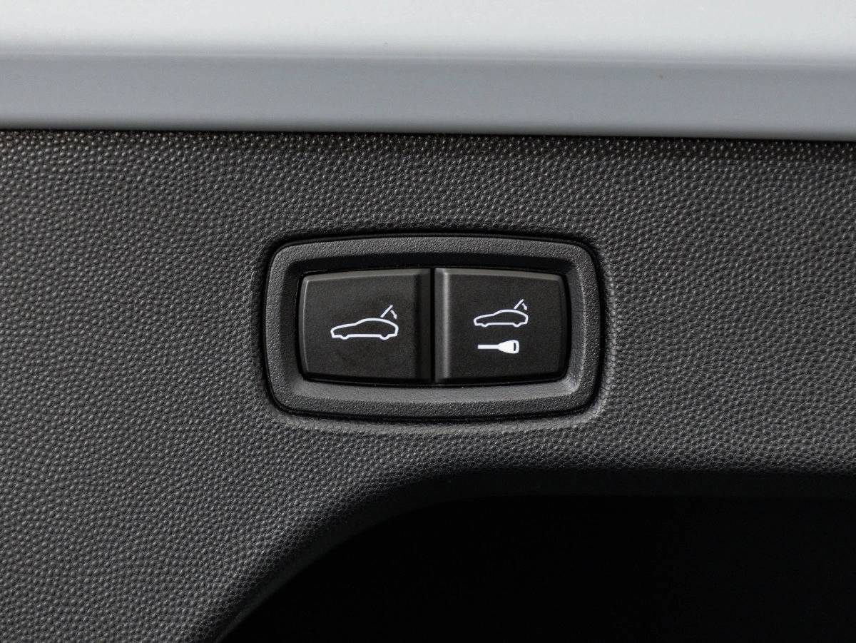 2026 Porsche Macan Macan 4S Electric