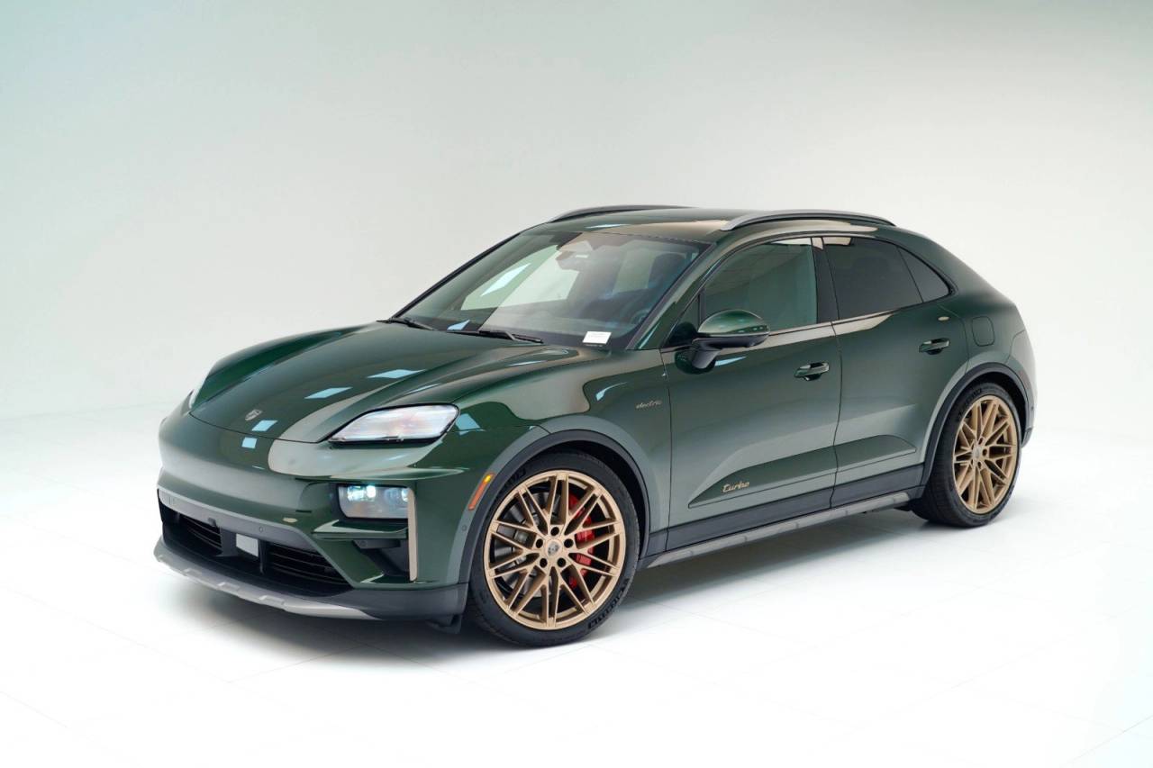 2025 Porsche Macan Turbo