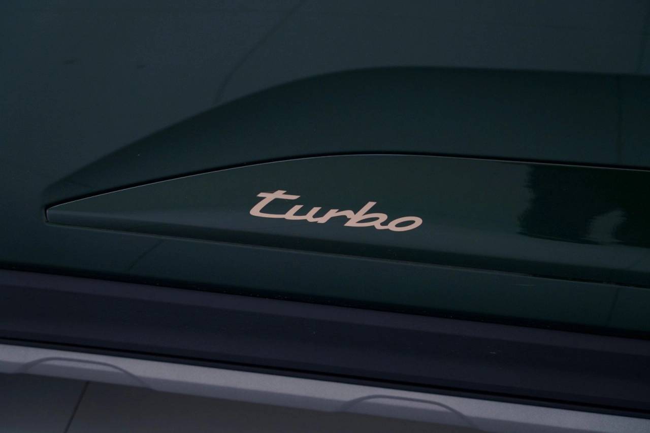 2025 Porsche Macan Turbo