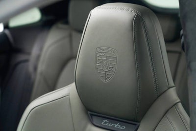 2025 Porsche Macan Turbo