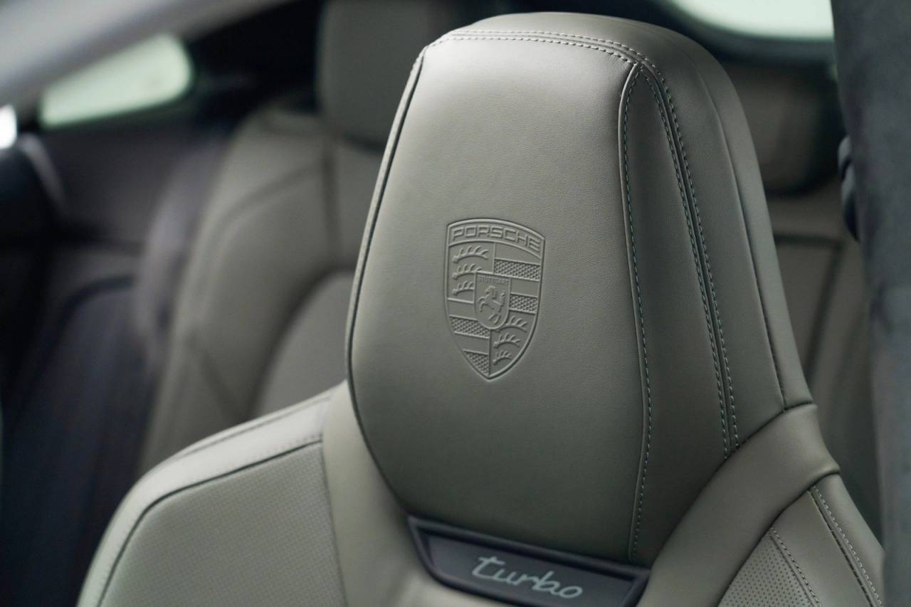 2025 Porsche Macan Turbo