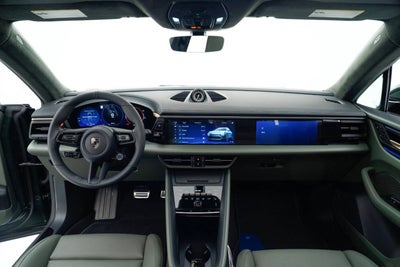 2025 Porsche Macan Turbo