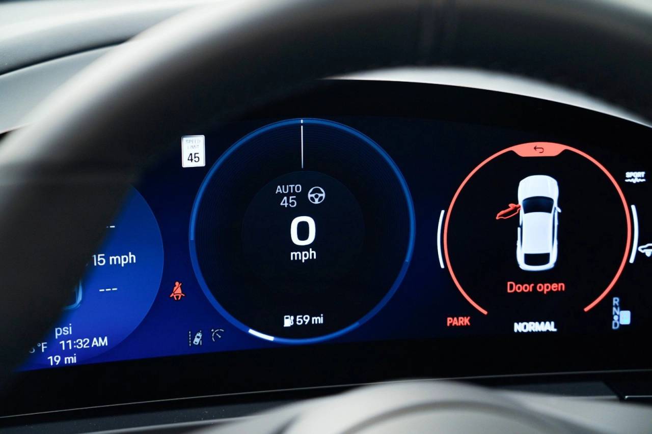 2025 Porsche Macan Turbo